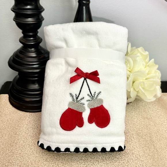 NWT Set of 2 MITTENS Bathroom Hand Towels - Picture 3 of 6